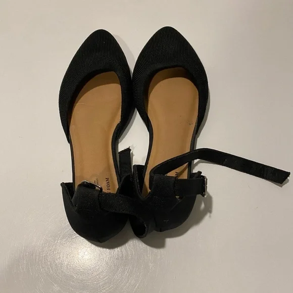 Seychelles Black Ankle Strap Flats - Picture 3 of 7